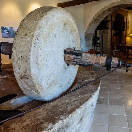 Le Moulin Du Chateau Hotel